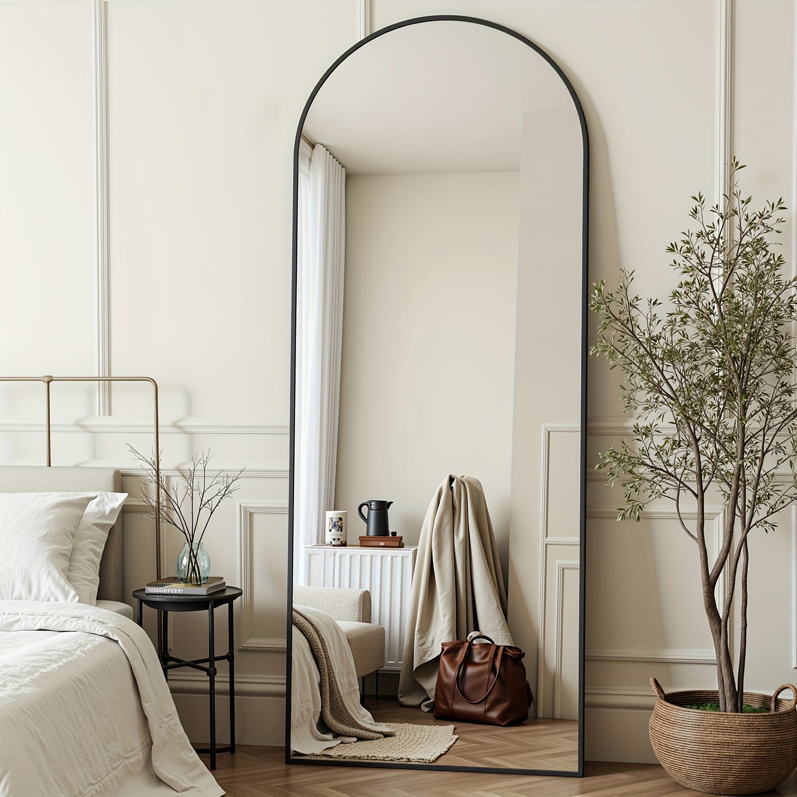 Espelho de Corpo Inteiro Arqueado com Altura Ajustável em Metal